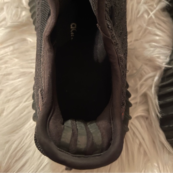 adidas Yeezy Boost 350 V2 - Picture 6 of 9